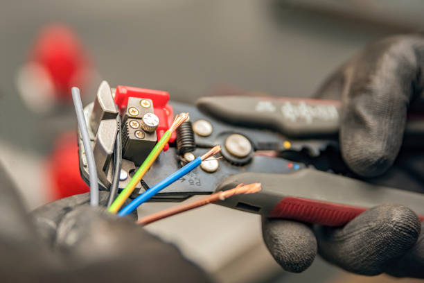 Best Licensed Electrician  in Winnetka, IL